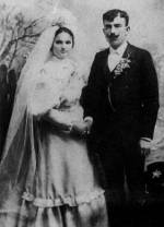 21. Vlegny s menyasszony, Karcag (Jsz-Nagykun-Szolnok megye). jhzy Sndor felvtele, 1911 (Nprajzi Mzeum, Budapest)