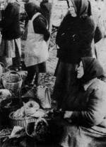 261. Gygynvnyrus asszonyok a szegedi (Csongrd megye) piacon. Grynaeus Tams felvtele, 1958