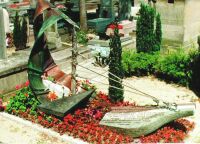 1956-os emlkhely a Pre Lachaise temetben. A gondola felirata: „Nagy Imrnek, Losonczy Gznak, Gimes Miklsnak s az 1956-os forradalom minden kivgzettjnek”