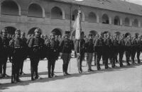 A csszri s kirlyi 32. gyalogezred katoni az ezredzszlval. Budapest, Mria Terzia laktanya, 1906